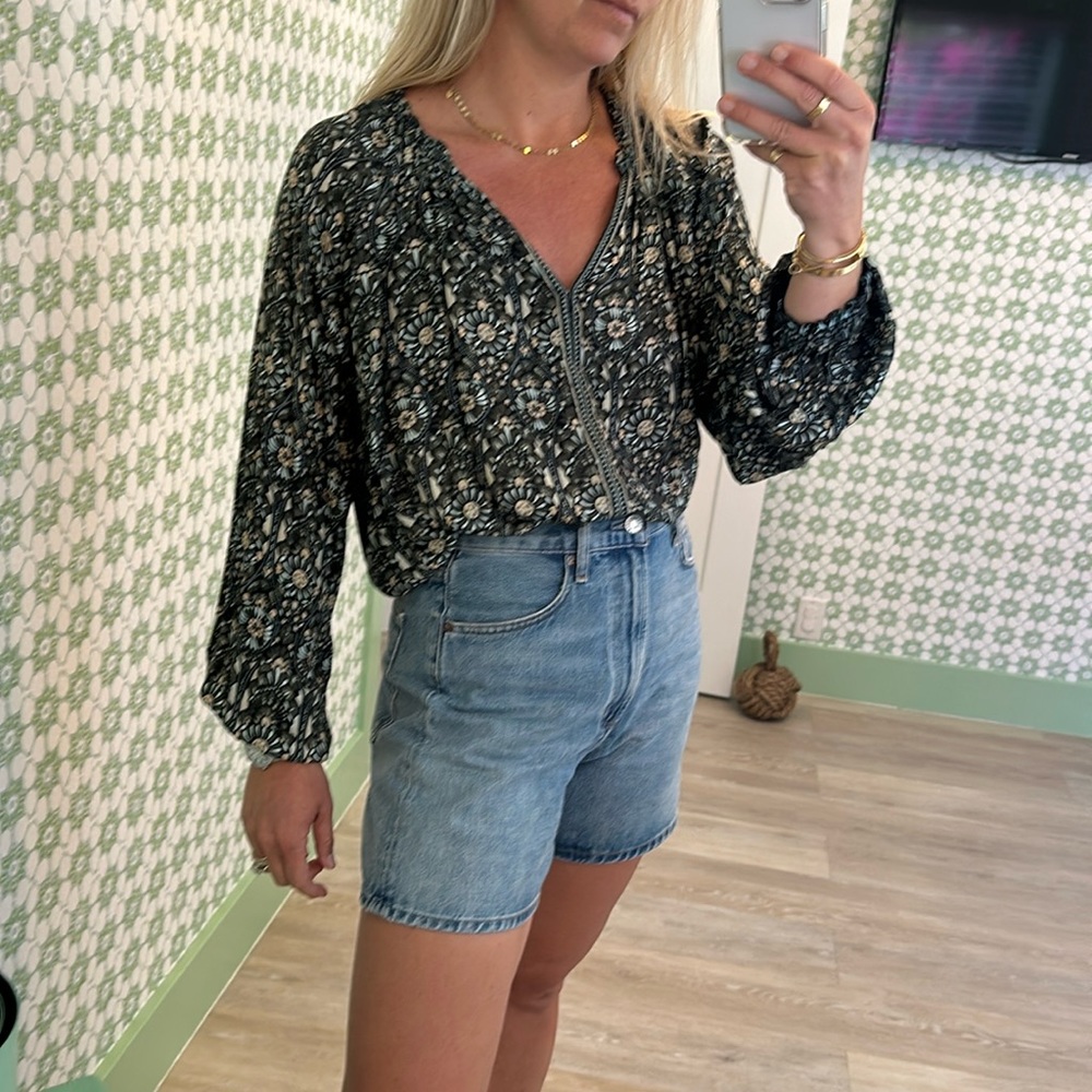 Women's Black Floral V-Neck Blouse